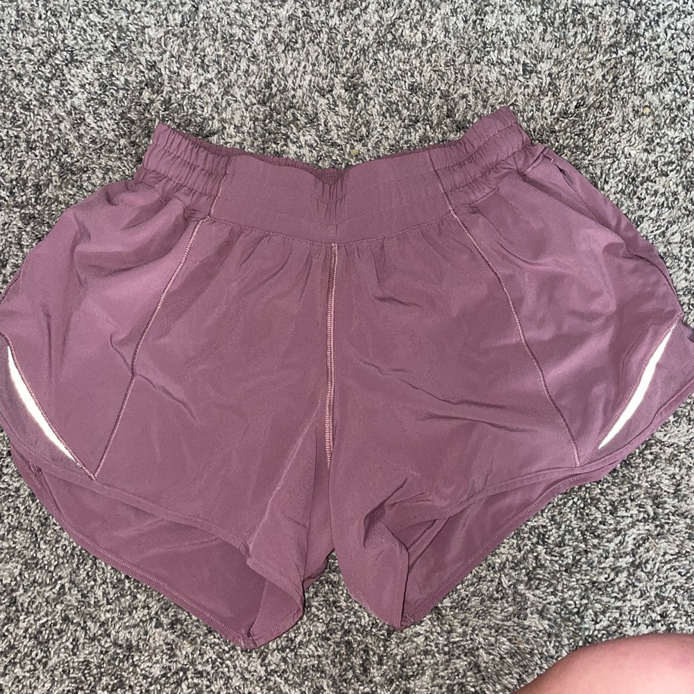 Lululemon hotty hots 2.5 inch